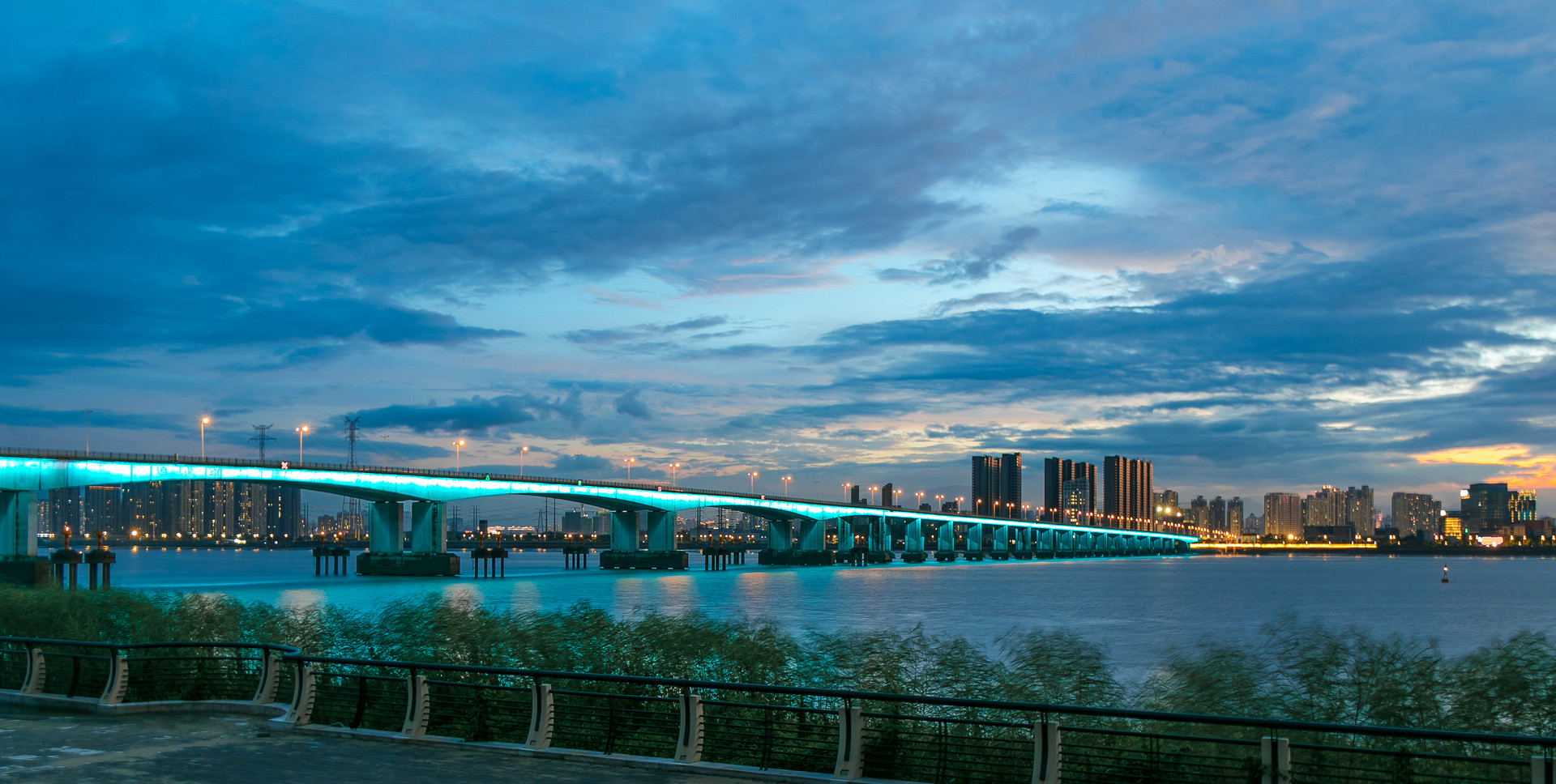 摄图网_501663693_banner_温州市瓯江大桥夜景（企业商用）.jpg